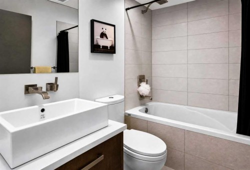 402-10 Shawnee Hill Sw, Calgary, AB - Indoor Photo Showing Bathroom