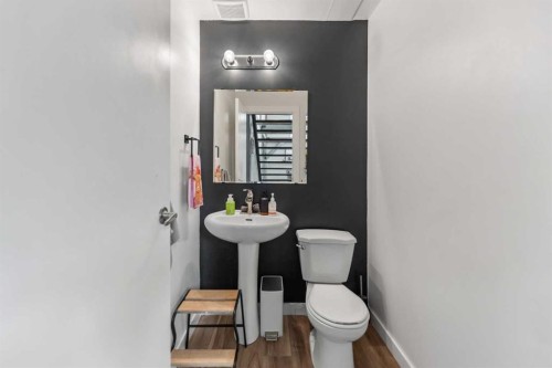 39 Chinook Crescent, Beiseker, AB - Indoor Photo Showing Bathroom