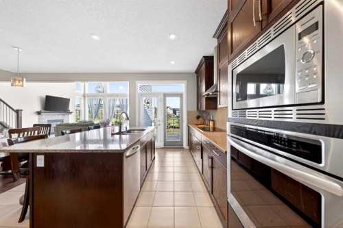 86 Nolanshire Crescent Nw, Calgary, AB - Indoor Photo Showing Kitchen With Double Sink With Upgraded Kitchen