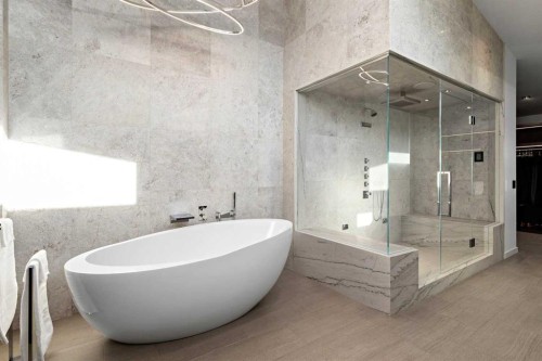 25 Posthill Drive Sw, Calgary, AB - Indoor Photo Showing Bathroom