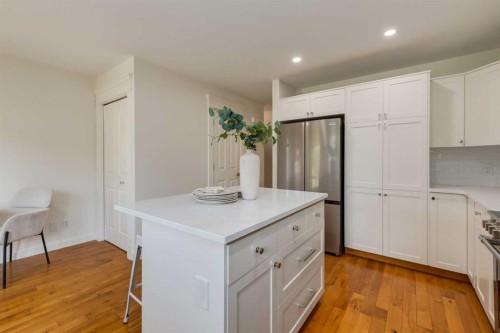 2218 3 Avenue Nw, Calgary, AB - Indoor Photo Showing Kitchen