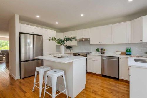 2218 3 Avenue Nw, Calgary, AB - Indoor Photo Showing Kitchen