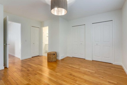 2218 3 Avenue Nw, Calgary, AB - Indoor Photo Showing Other Room