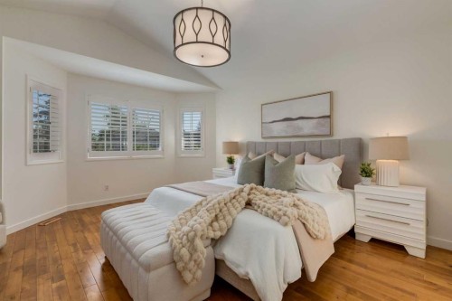 2218 3 Avenue Nw, Calgary, AB - Indoor Photo Showing Bedroom