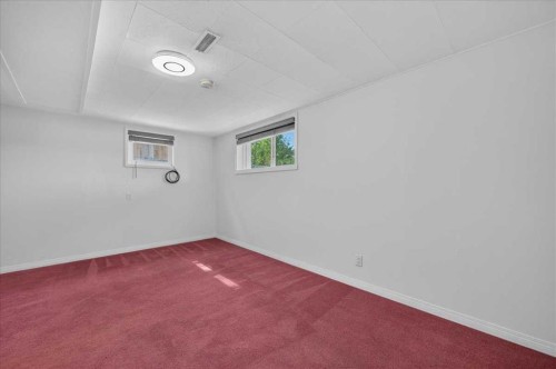 440 53 Avenue Sw, Calgary, AB - Indoor Photo Showing Other Room