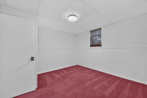 440 53 Avenue Sw, Calgary, AB - Indoor Photo Showing Other Room