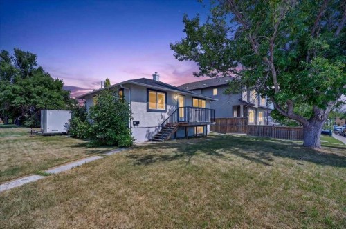 440 53 Avenue Sw, Calgary, AB - Outdoor