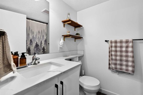 103-1920 11 Avenue Sw, Calgary, AB - Indoor Photo Showing Bathroom