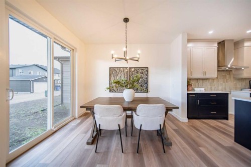 168 Creekstone Circle Sw, Calgary, AB - Indoor Photo Showing Dining Room