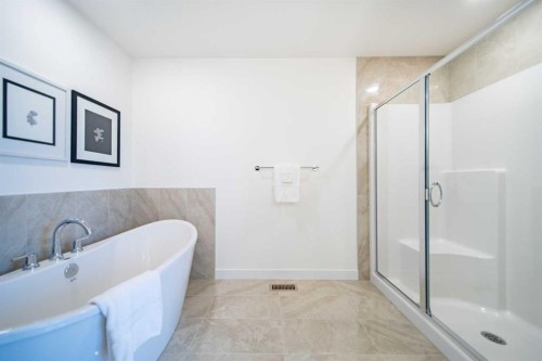 168 Creekstone Circle Sw, Calgary, AB - Indoor Photo Showing Bathroom