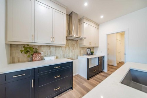 168 Creekstone Circle Sw, Calgary, AB - Indoor Photo Showing Kitchen