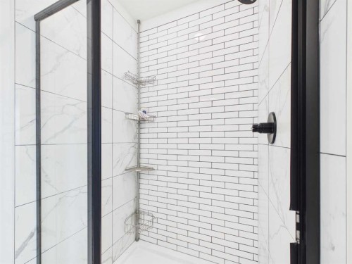 2478 210 Avenue Se, Calgary, AB - Indoor Photo Showing Bathroom