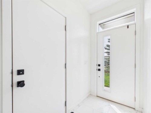 2478 210 Avenue Se, Calgary, AB - Indoor Photo Showing Other Room