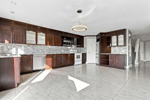 541 Citadel Meadow Bay Nw, Calgary, AB - Indoor Photo Showing Kitchen