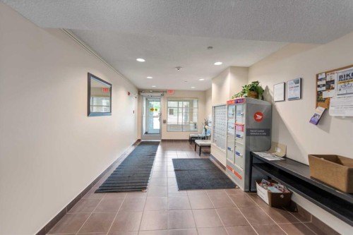 1213-4 Kingsland Close Se, Airdrie, AB - Indoor Photo Showing Other Room