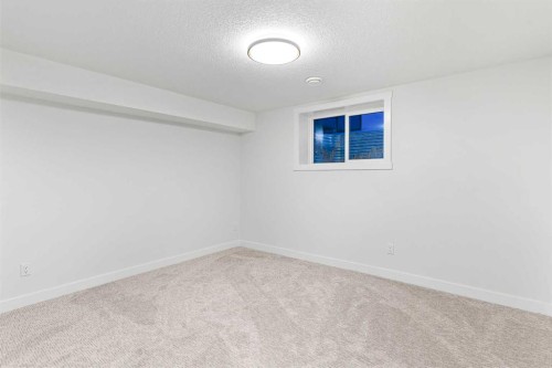 1731 111 Avenue Sw, Calgary, AB - Indoor Photo Showing Other Room