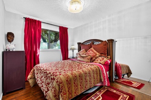 4726 44 Avenue Ne, Calgary, AB - Indoor Photo Showing Bedroom