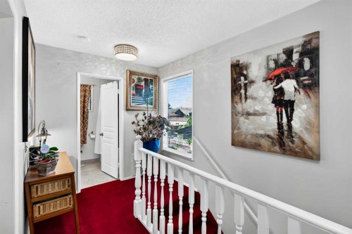 4726 44 Avenue Ne, Calgary, AB - Indoor Photo Showing Other Room