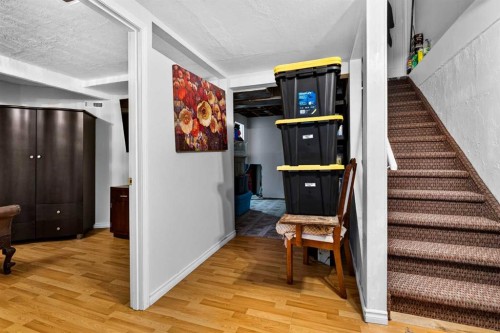 4726 44 Avenue Ne, Calgary, AB - Indoor Photo Showing Other Room