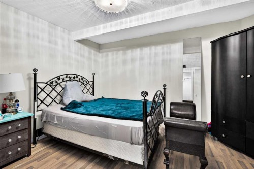 4726 44 Avenue Ne, Calgary, AB - Indoor Photo Showing Bedroom