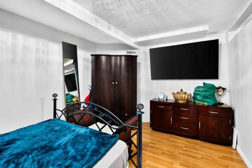 4726 44 Avenue Ne, Calgary, AB - Indoor Photo Showing Bedroom