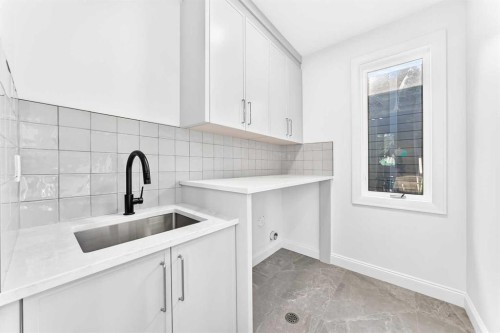 2002 44 Avenue Sw, Calgary, AB - Indoor Photo Showing Kitchen