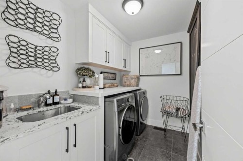 2012 49 Avenue Sw, Calgary, AB - Indoor Photo Showing Laundry Room