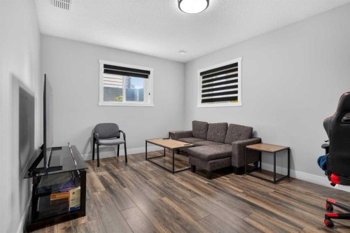 120 Castlegrove Road Ne, Calgary, AB - Indoor