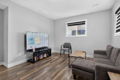 120 Castlegrove Road Ne, Calgary, AB - Indoor