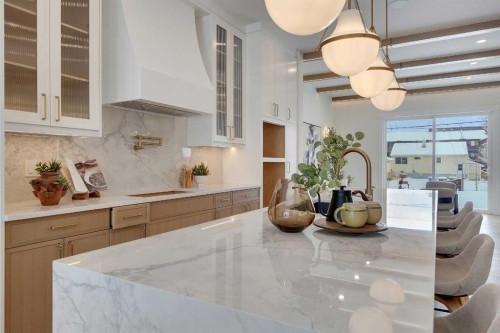 907 36A Street Nw, Calgary, AB - Indoor