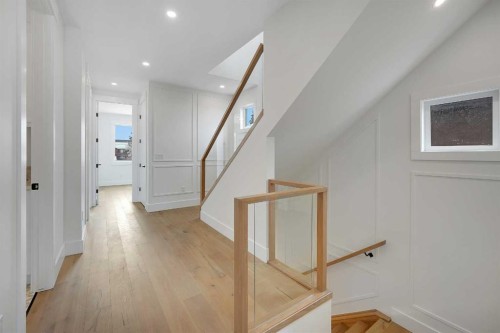 907 36A Street Nw, Calgary, AB - Indoor Photo Showing Other Room