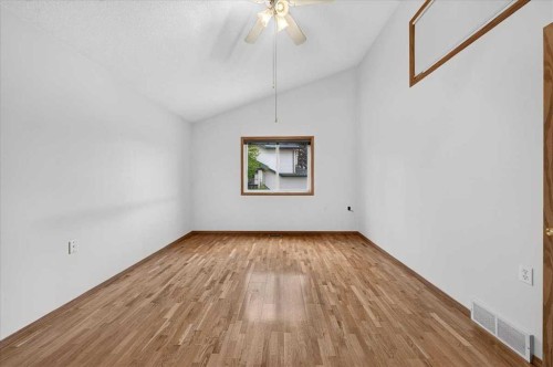 1 Harvest Park Place Ne, Calgary, AB - Indoor Photo Showing Other Room