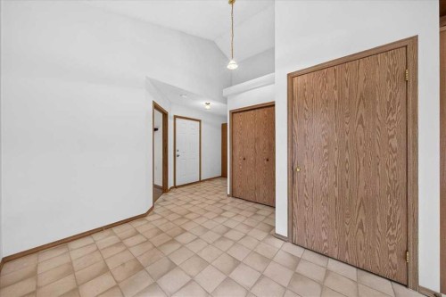 1 Harvest Park Place Ne, Calgary, AB - Indoor Photo Showing Other Room