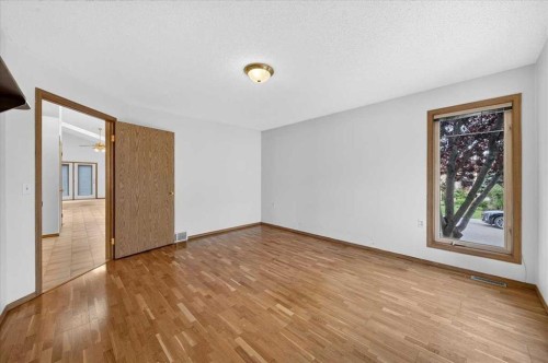1 Harvest Park Place Ne, Calgary, AB - Indoor Photo Showing Other Room