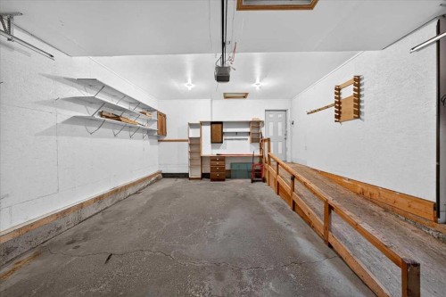 1 Harvest Park Place Ne, Calgary, AB - Indoor Photo Showing Garage