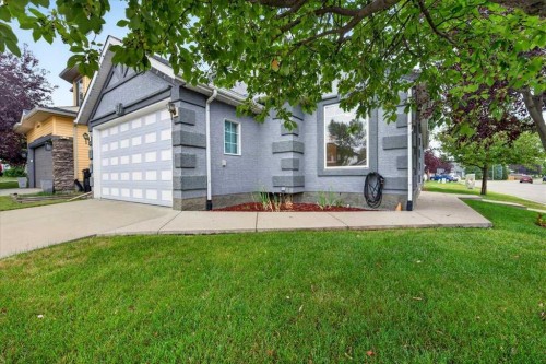 1 Harvest Park Place Ne, Calgary, AB - Outdoor