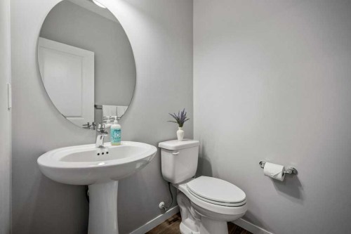 114 Crestbrook Way Sw, Calgary, AB - Indoor Photo Showing Bathroom