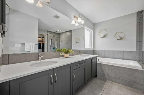 114 Crestbrook Way Sw, Calgary, AB - Indoor Photo Showing Bathroom