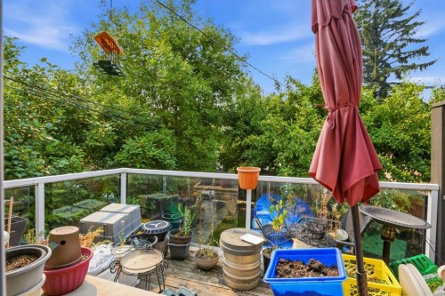217 23 Avenue Ne, Calgary, AB - Outdoor With Balcony