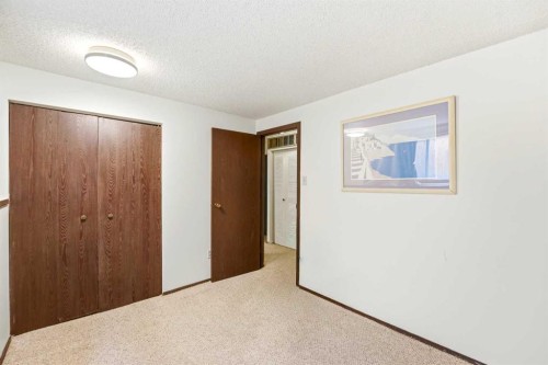 217 23 Avenue Ne, Calgary, AB - Indoor Photo Showing Other Room