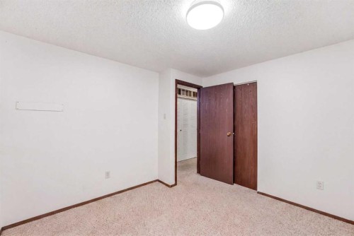 217 23 Avenue Ne, Calgary, AB - Indoor Photo Showing Other Room