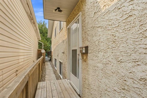 217 23 Avenue Ne, Calgary, AB - Outdoor
