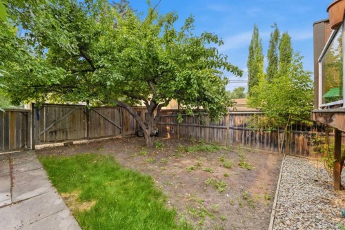 217 23 Avenue Ne, Calgary, AB - Outdoor