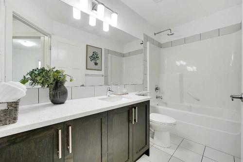 570 Evanston Manor Nw, Calgary, AB - Indoor Photo Showing Bathroom