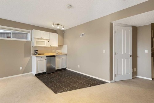 13 Tuscany Springs Circle Nw, Calgary, AB - Indoor Photo Showing Kitchen