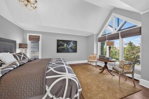 922 Rideau Road Sw, Calgary, AB - Indoor Photo Showing Bedroom