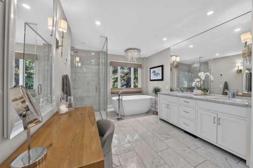922 Rideau Road Sw, Calgary, AB - Indoor Photo Showing Bathroom