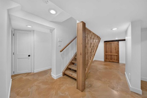 922 Rideau Road Sw, Calgary, AB - Indoor Photo Showing Other Room