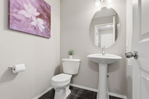 4008 New Brighton Grove Se, Calgary, AB - Indoor Photo Showing Bathroom