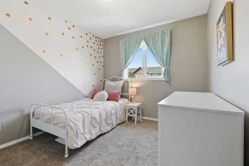 4008 New Brighton Grove Se, Calgary, AB - Indoor Photo Showing Bedroom
